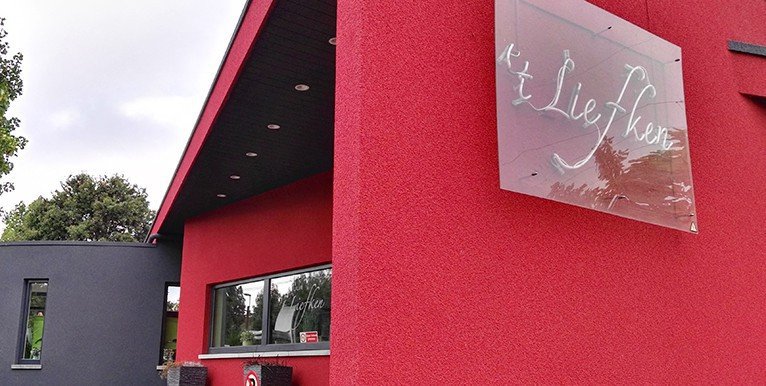 Gent, Frituur 't Liefke | Spuitkurk  op bestaande gevelsteen