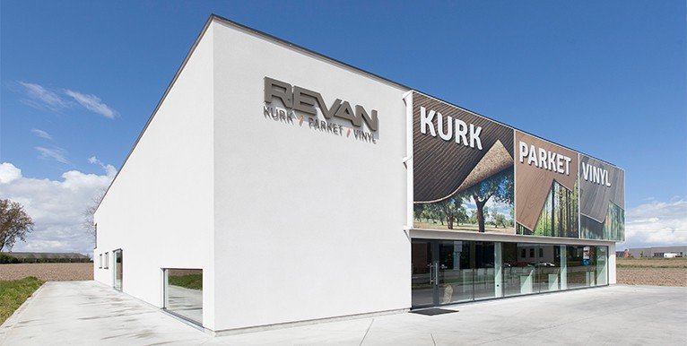 Roeselare, Revan | Plaatsen van isolatie van 8cm - uitvlakken - spuitkurk Deco 01