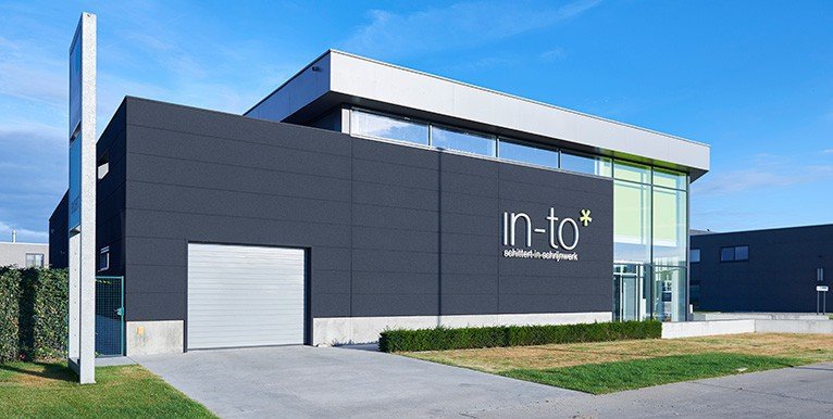 CASE Wingene, In-To* | Spuitkurk op betonplaten
