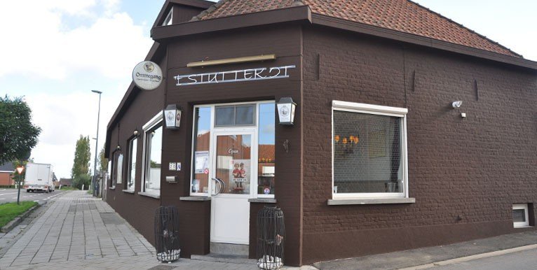 Bedrijfsgebouw, Stuttekot exterieur | Spuitkurk